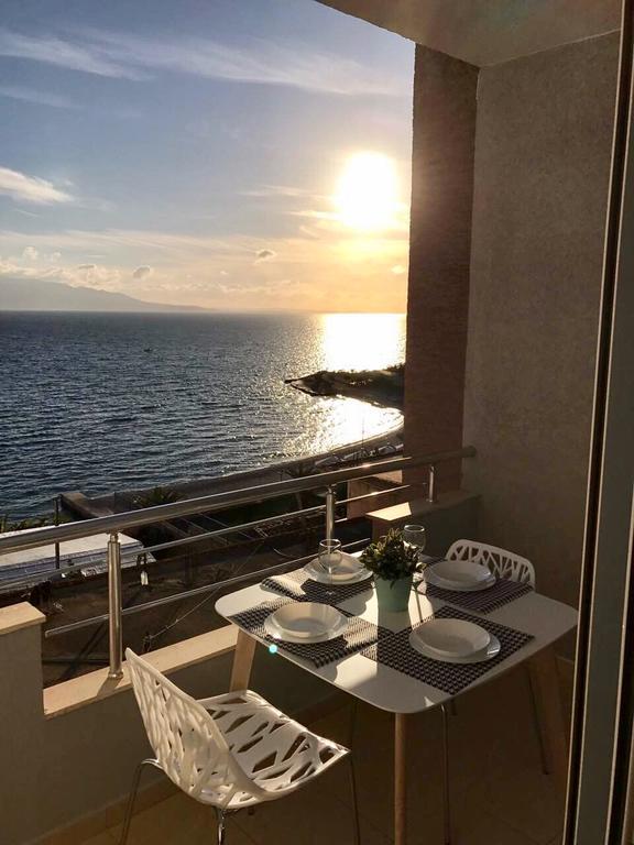 Skyfall Apartment Σαράντα Εξωτερικό φωτογραφία